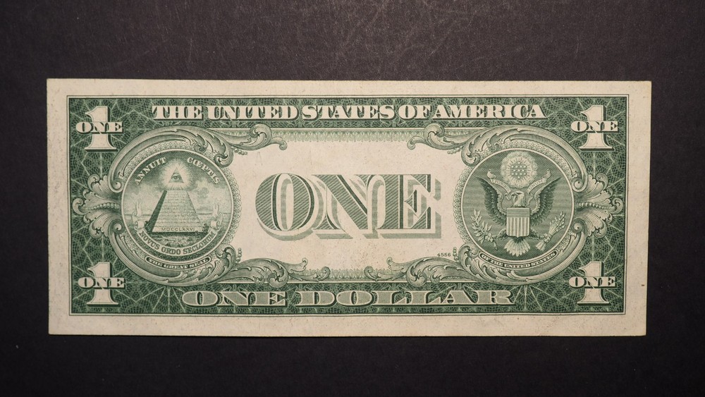 1935 D $1 SILVER CERTIFICATE *NICE UNC NOTE* FREE SHIPPING S4729