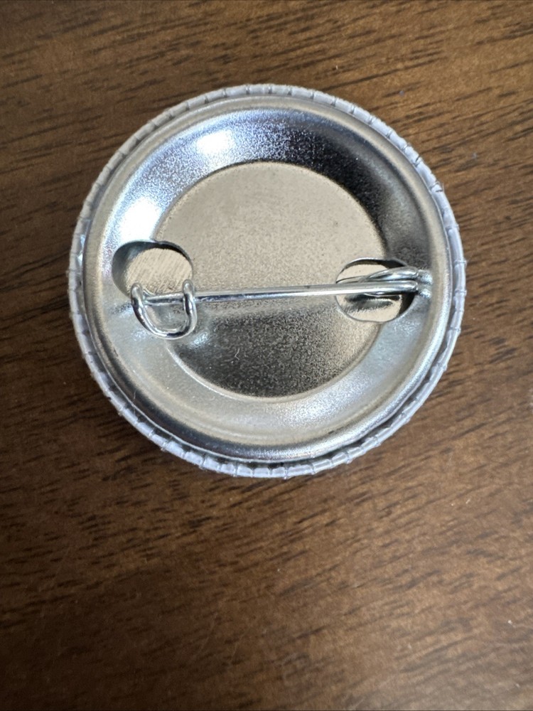 Small “Wizard Of Oz” Themed Featuring Cast Button Pin