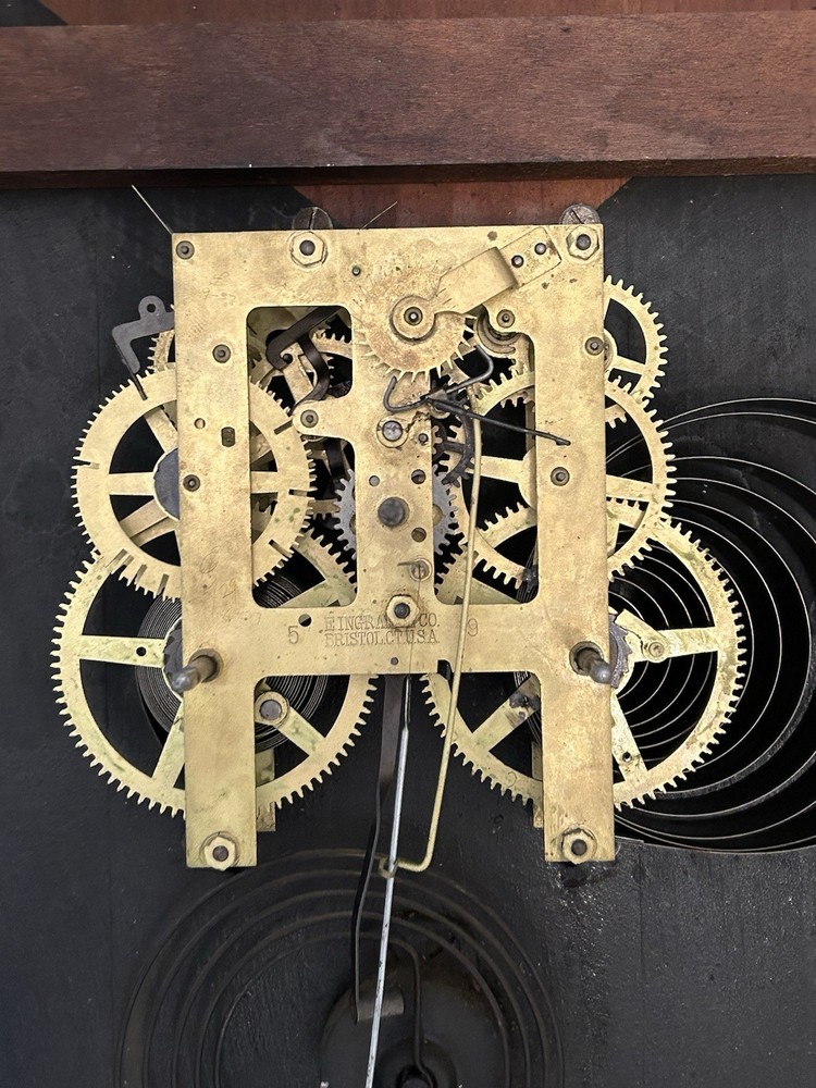 ANTIQUE LARGE INGRAHAM REGULATOR WALL CLOCK. UNTESTED.