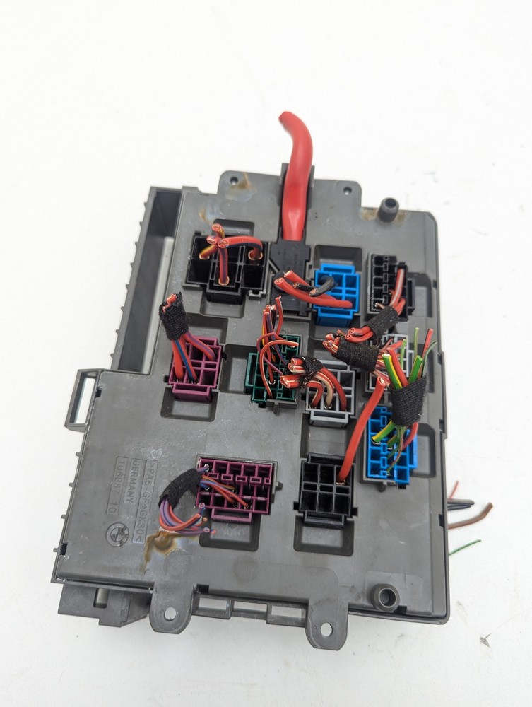 BMW E88 E90 E92 E84 1/3 Series Power Distribution Fuse Box 9119447