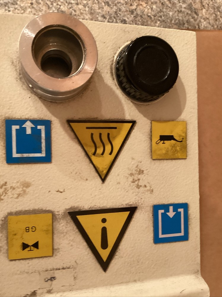 Varian DS302 Rotary Vane Vacuum Pump Read Description