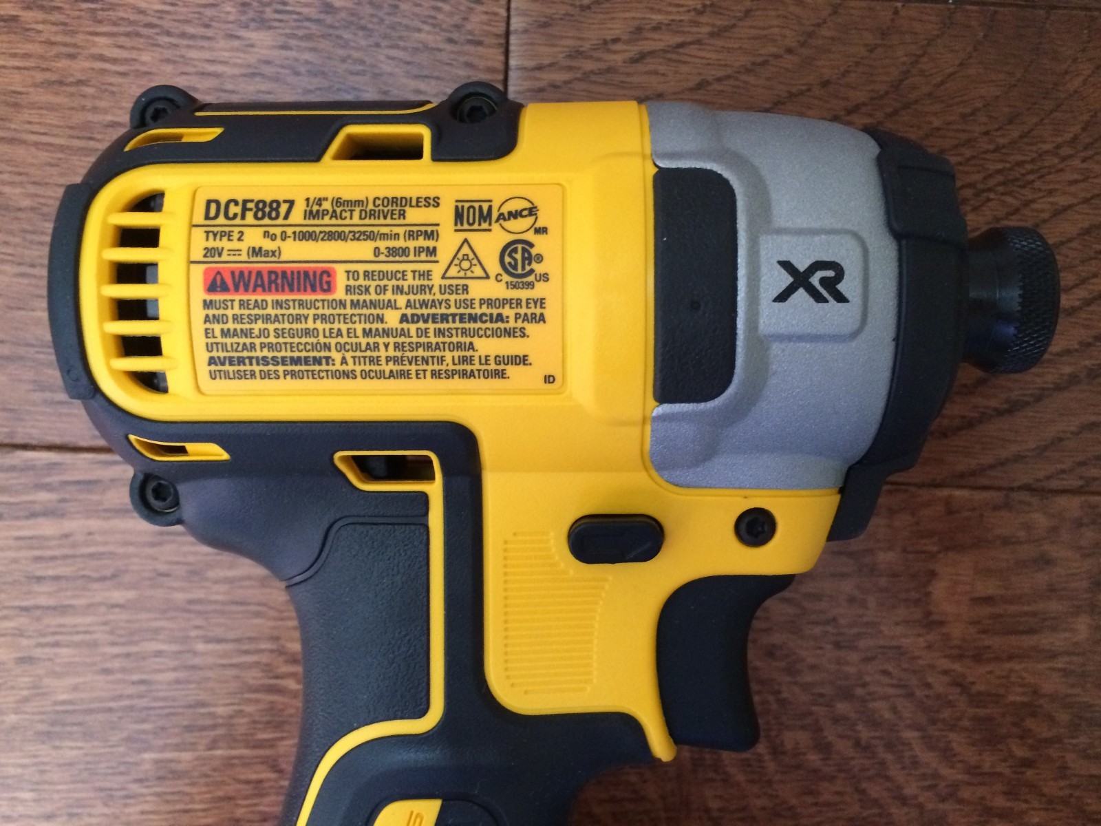 New DeWalt 20 Volt 20v Max XR Brushless Cordless 1/4" Impact Driver DCF887