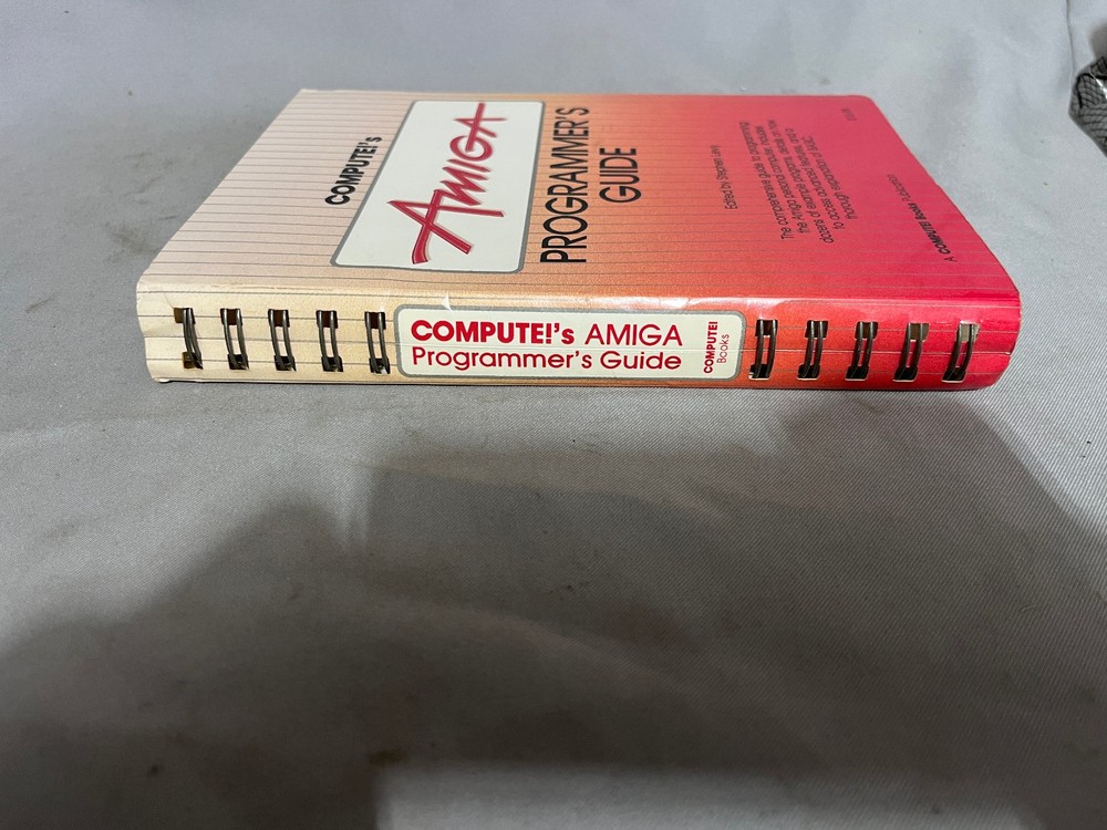 Compute!'s Amiga Programmer's Guide S. Levy Editor Compute! Books 1986