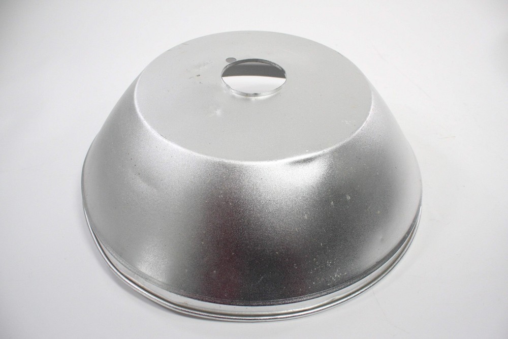 Paul C Buff 22in Beauty Dish