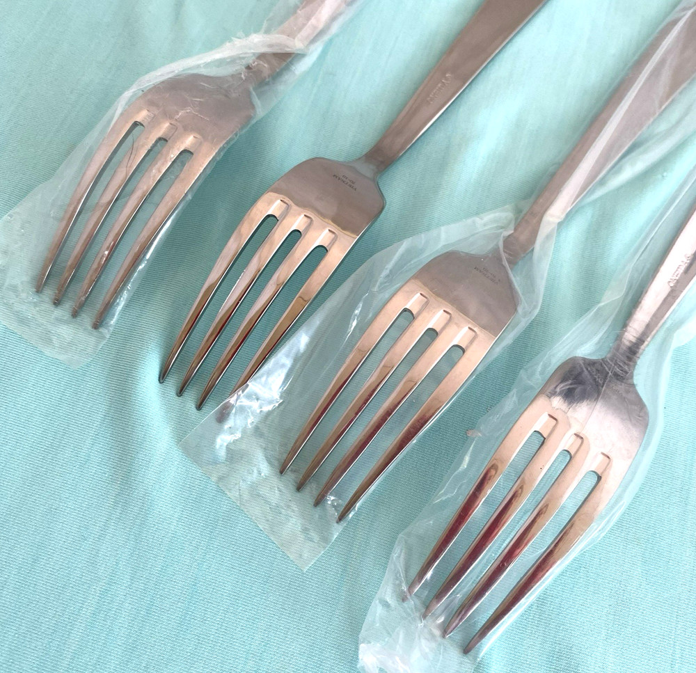 NEW Oneida AMSTERDAM 4 Dinner Forks Stainless Flatware 8 1/4"