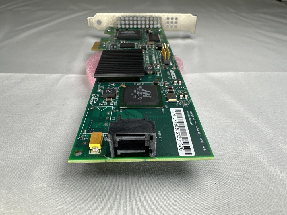 AMCC 9650SE-2LP 2-Port SATA PCIe RAID Controller Full Height Bracket Installed