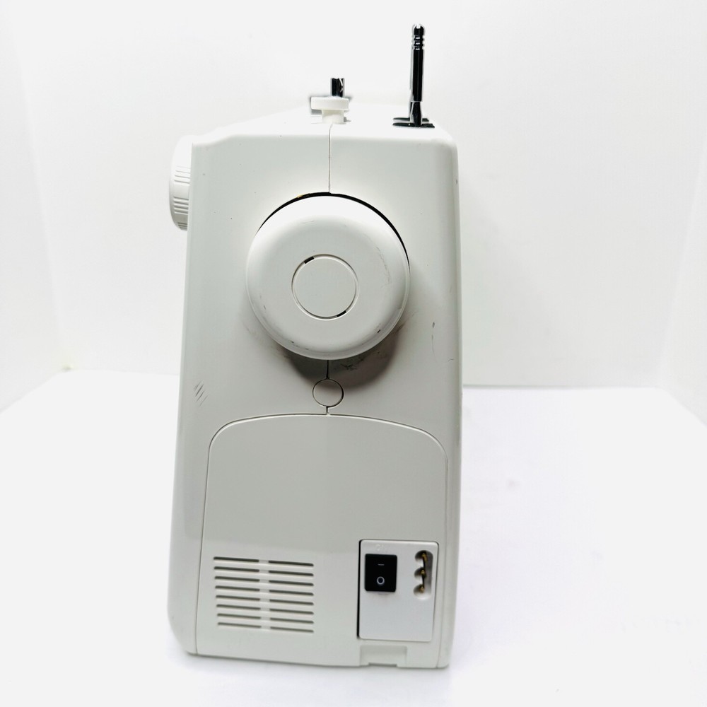 JANOME Sewing Machine 2003P With Pedal - Used