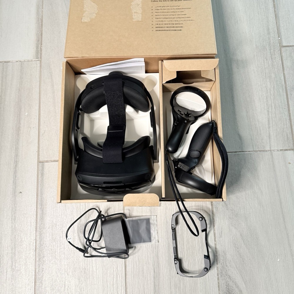 HTC Vive Focus Vision Mixed Reality and PC VR Headset + Controllers