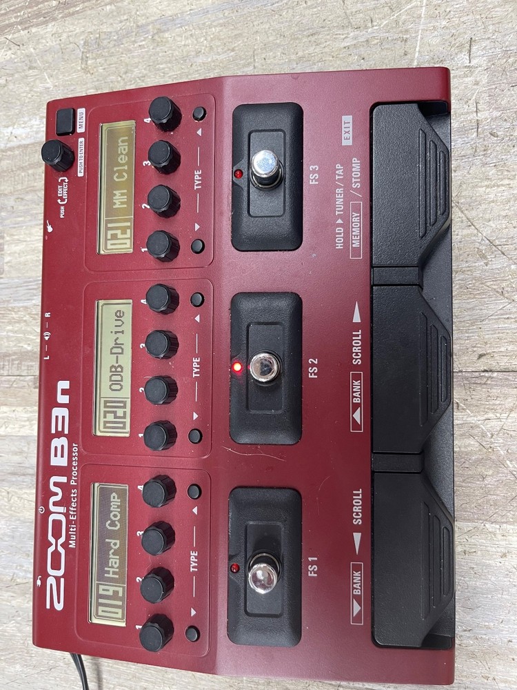zoom g3n multi-effects processor Guitar Pedal NICE BARELY USED W/ CHARGER