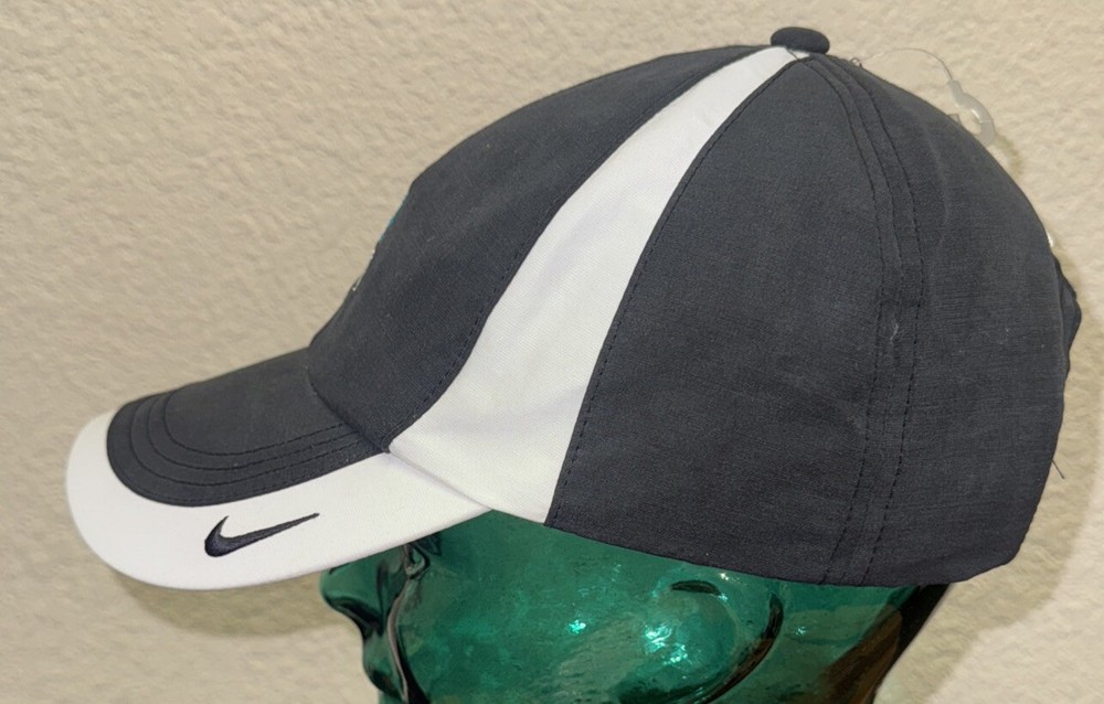 NWT NIKE GOLF BLACK & WHITE QBE STRAPBACK HAT. NEVER WORN. E19