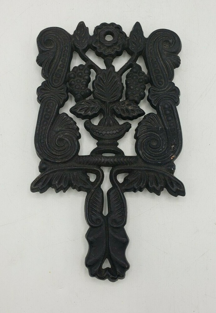 Cast Iron T-4 Grape Trivet (R-1)