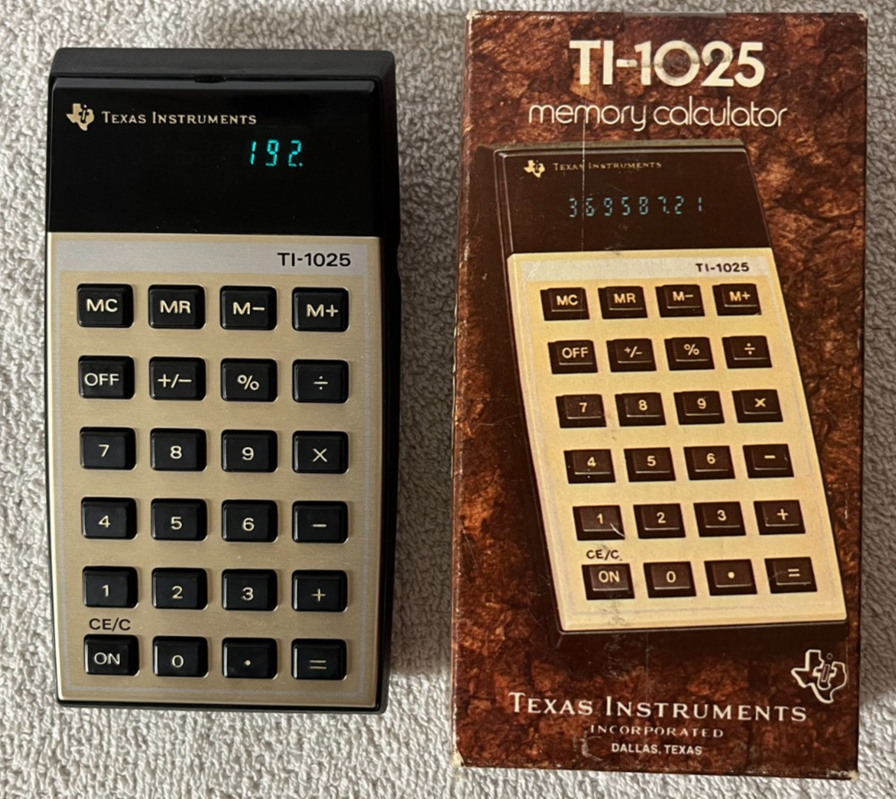 TI-1025 Memory Calculator TEXAS INSTRUMENTS w/ 9-Volt Battery, Works