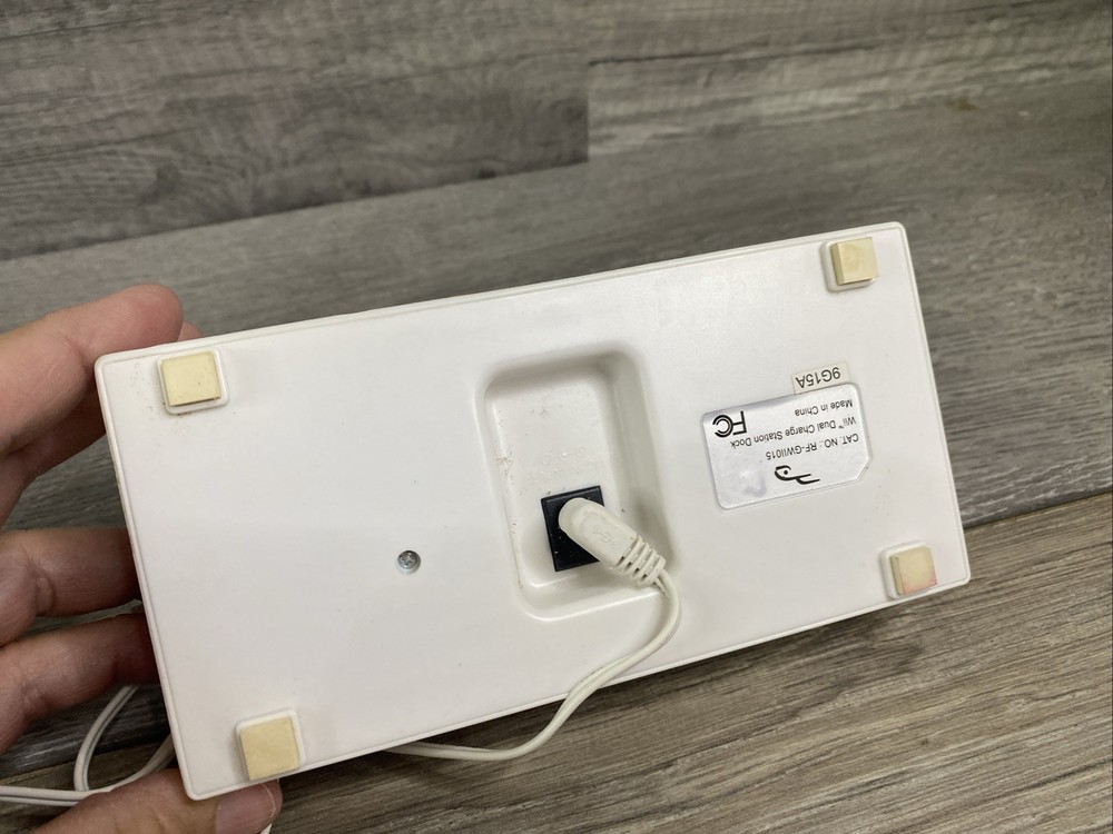 Rocketfish Gaming Wii Remote Charging Dock