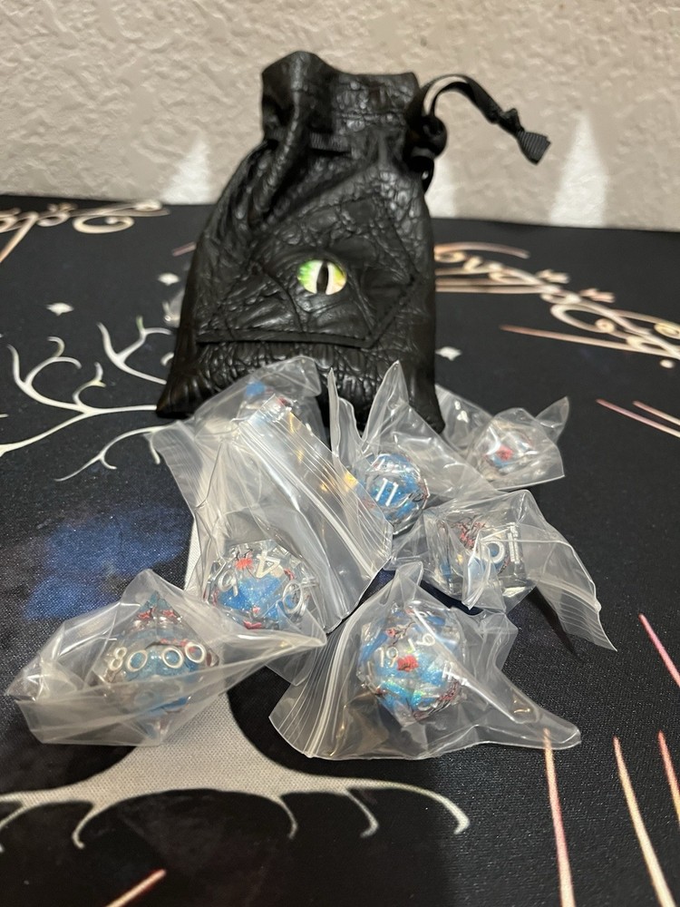 DND 7 Dice Set Sharp Beautiful Flower Dice, Liquid Core w/ bag.