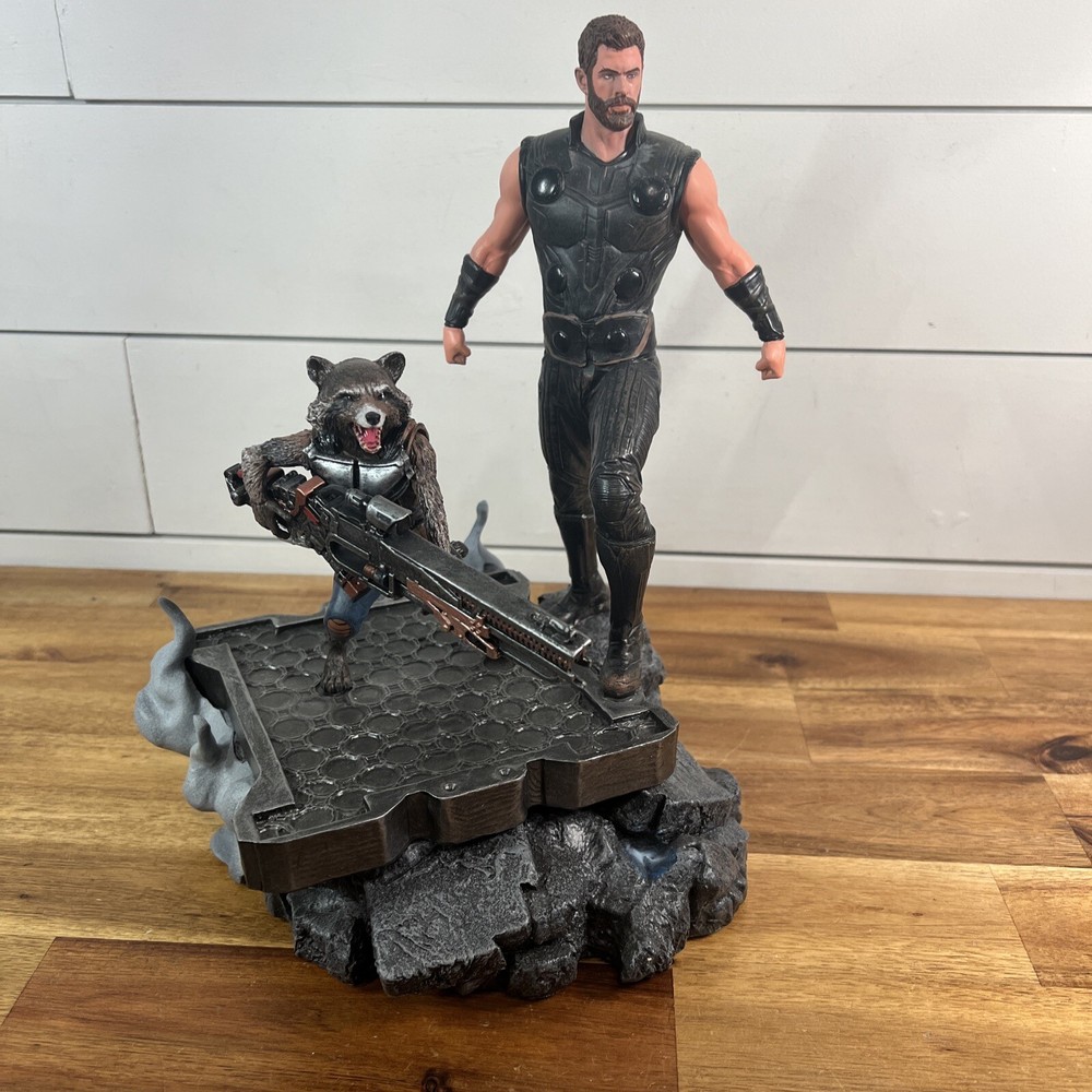 Marvel Premier Avengers Infinity War Thor & Rocket Resin Statue Diamond Select