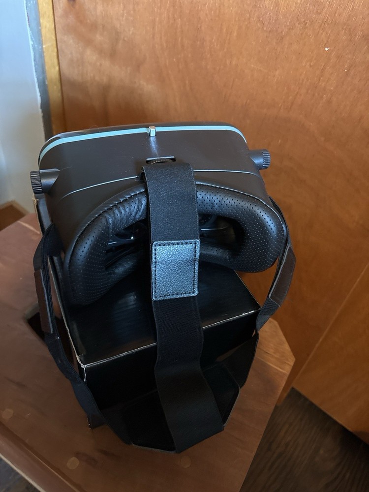 Utopia 360° Virtual Reality Headset – ReTrak – Black – Excellent Condition