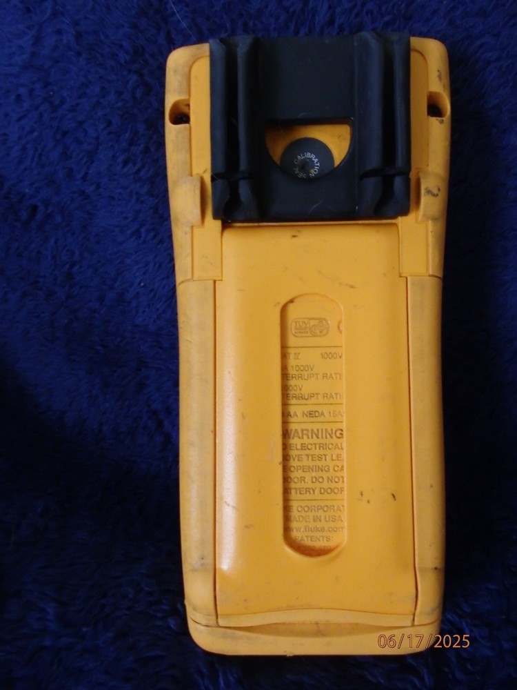 FLUKE 189 --TRUE RMS --INDUSTRIAL MULTIMETER WITH DATA LOGGER!