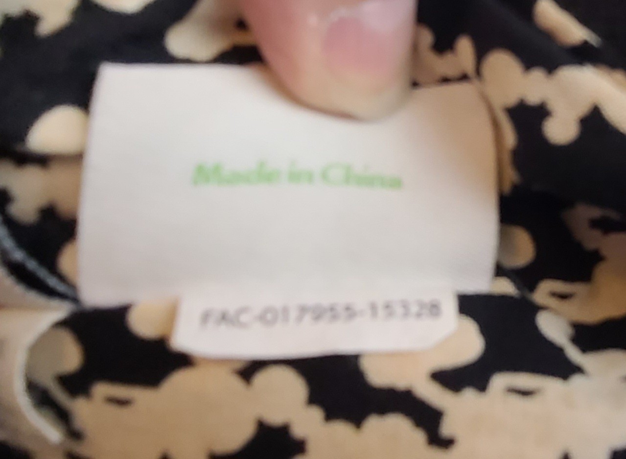 Vera Bradley Disneys Mickey Mouse Black Quilted Bucket Bag/Tote, Retired