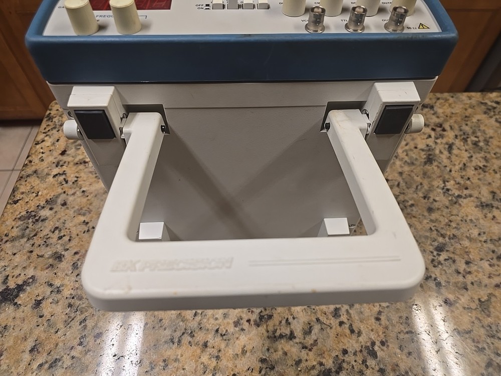 Bk Precision 4011A 5 MHz 4 Digits Function Generator