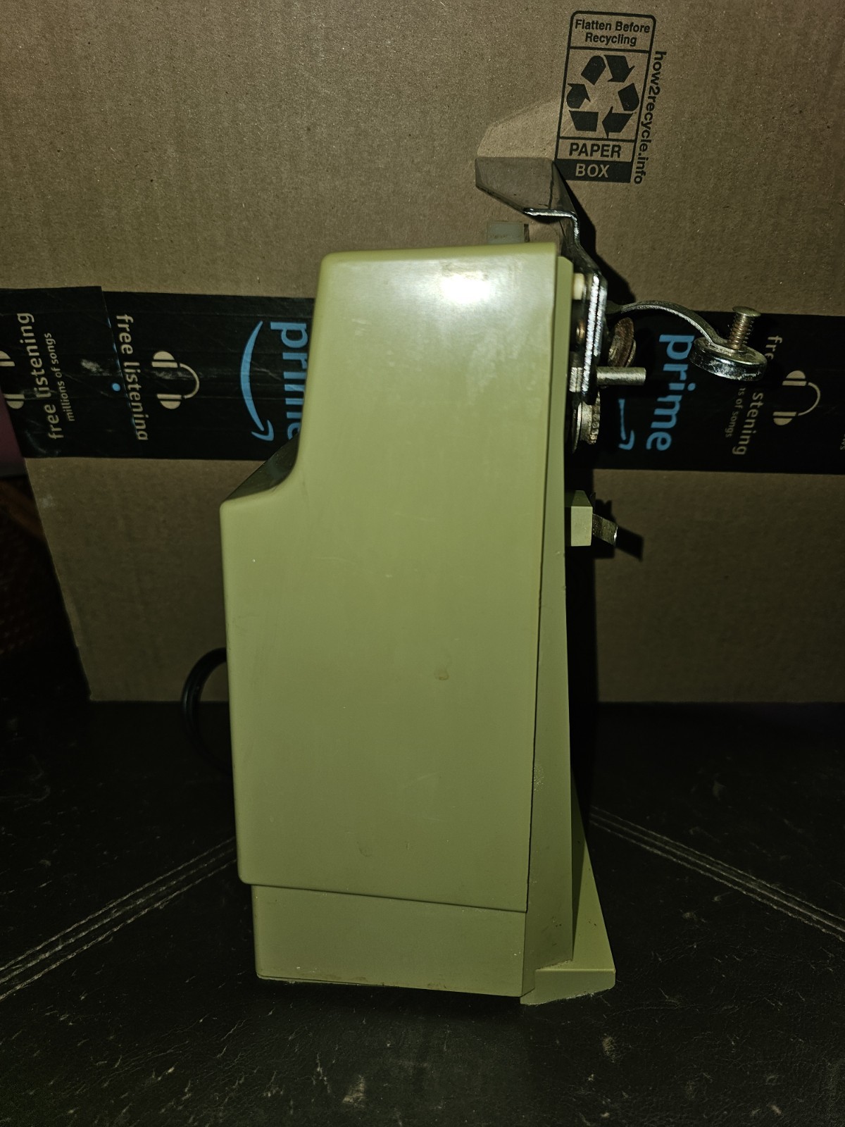 Vintage Avocado Green Electric Can Opener Mid Century Kitchen Appliance Works