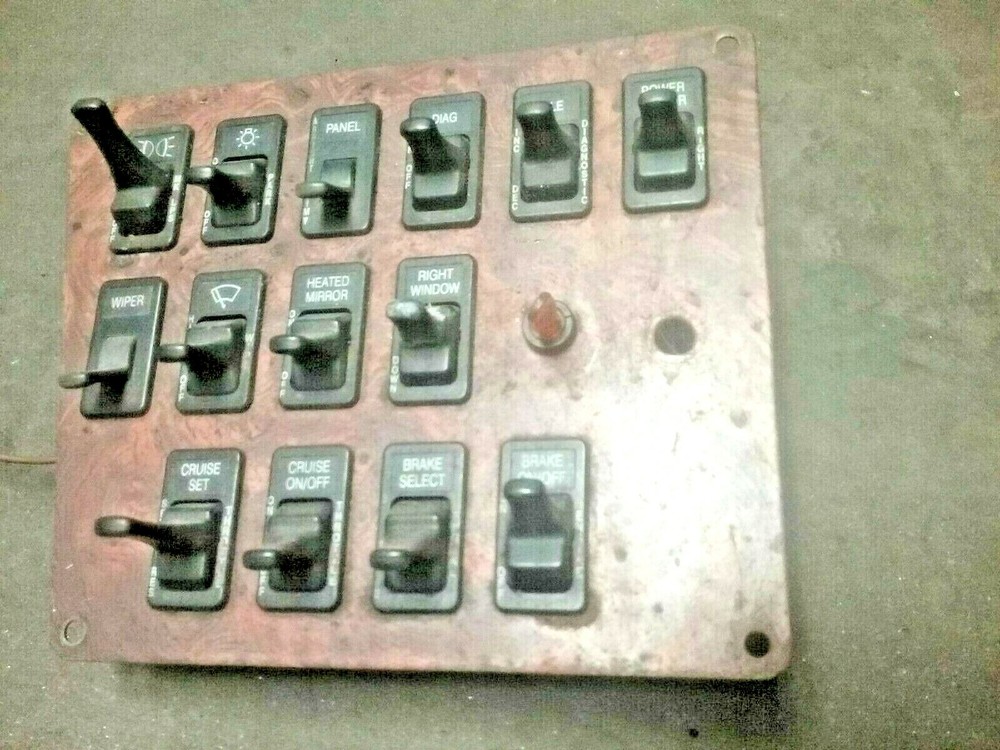 INTERNATIONAL 9400 SWITCH PANEL