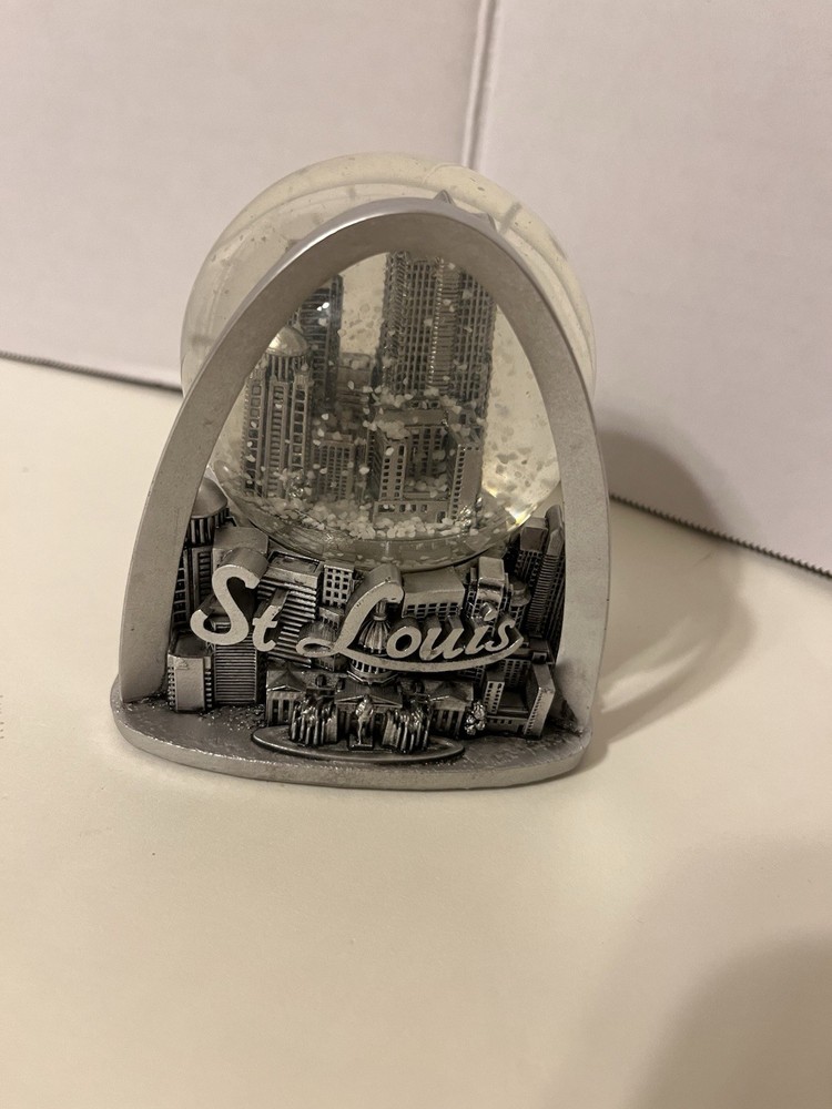 St Louis Arch Sno Globe