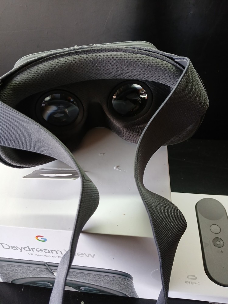 Google Daydream View VR Headset - Slate