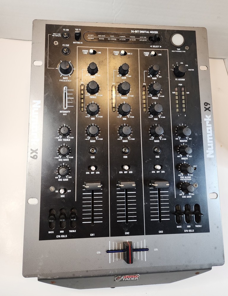 Numark X9 3-Channel Digital Scratch Mixer 24-Bit with Effects Powers On