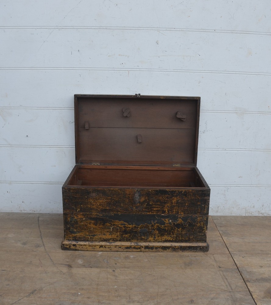 Reclaimed teak storage Trunk with multicolor distressed finish