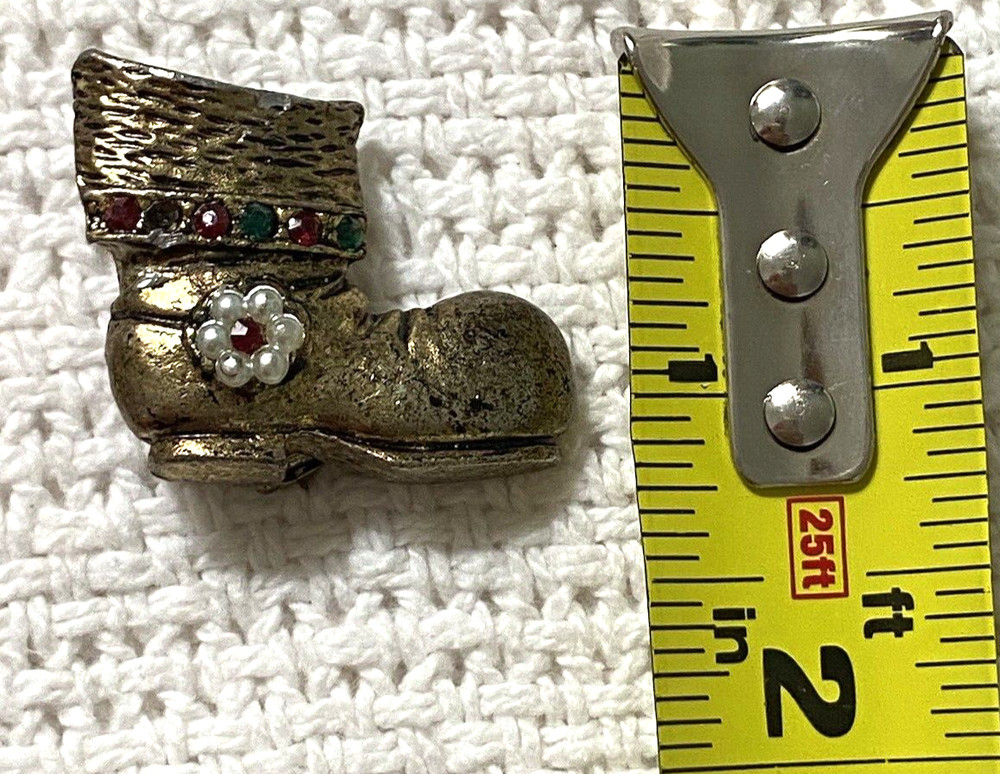Santa Holiday Boot (missing 1 Stone) Brooch/Pin