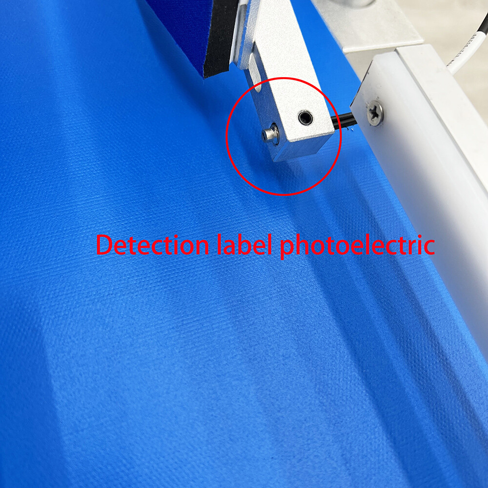 TECHTONGDA Automatic Desktop Conveyor Round Bottle High Speed Labeling Machine