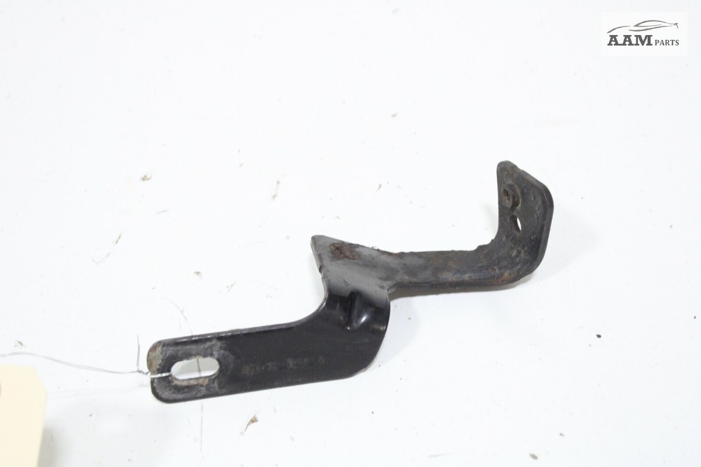 2018-2023 FREIGHTLINER CASCADIA FRONT RIGHT BUMPER SPLASH SHIELD BRACKET OEM