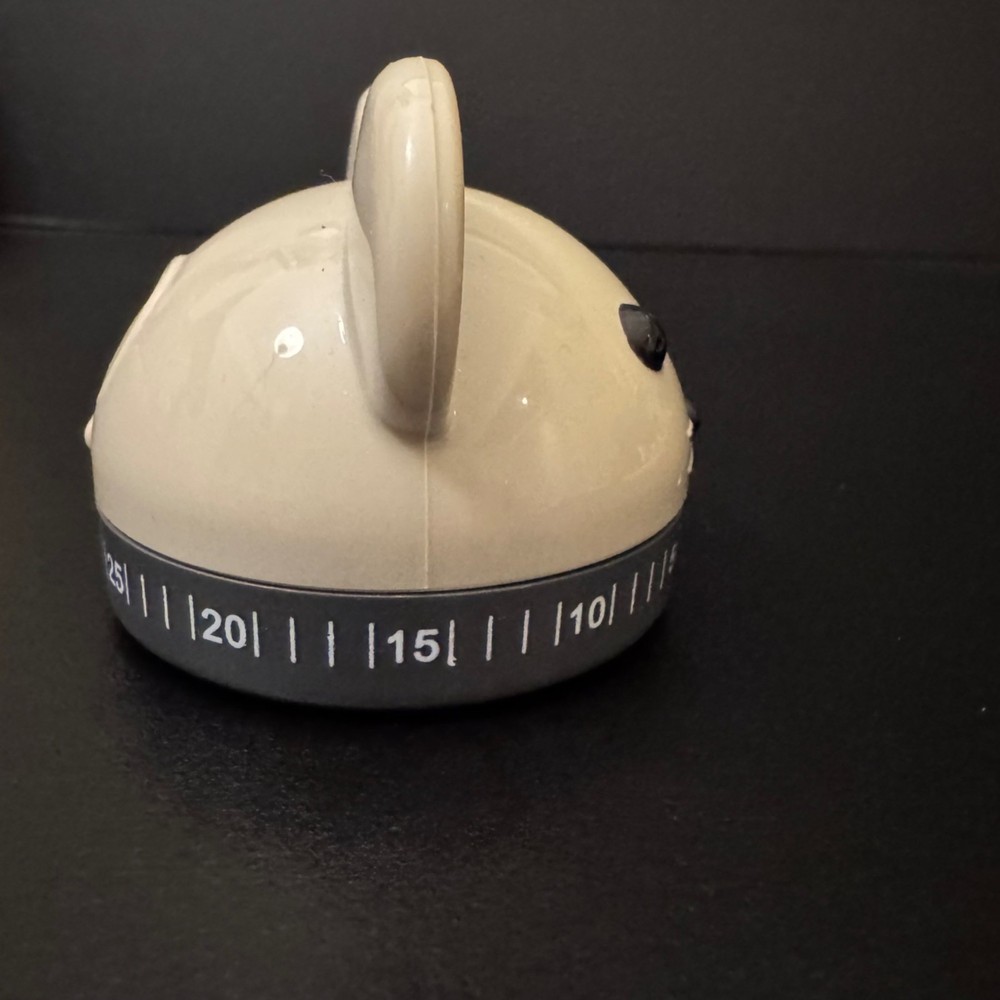 Kikkerland Mouse-Shaped Kitchen Timer 60-Minute Countdown Beige & Gray Plastic F