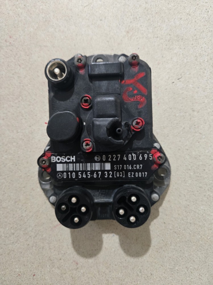 560SEL Ignition Control Module 0227400695 / 010 545 67 32 Used *Note*