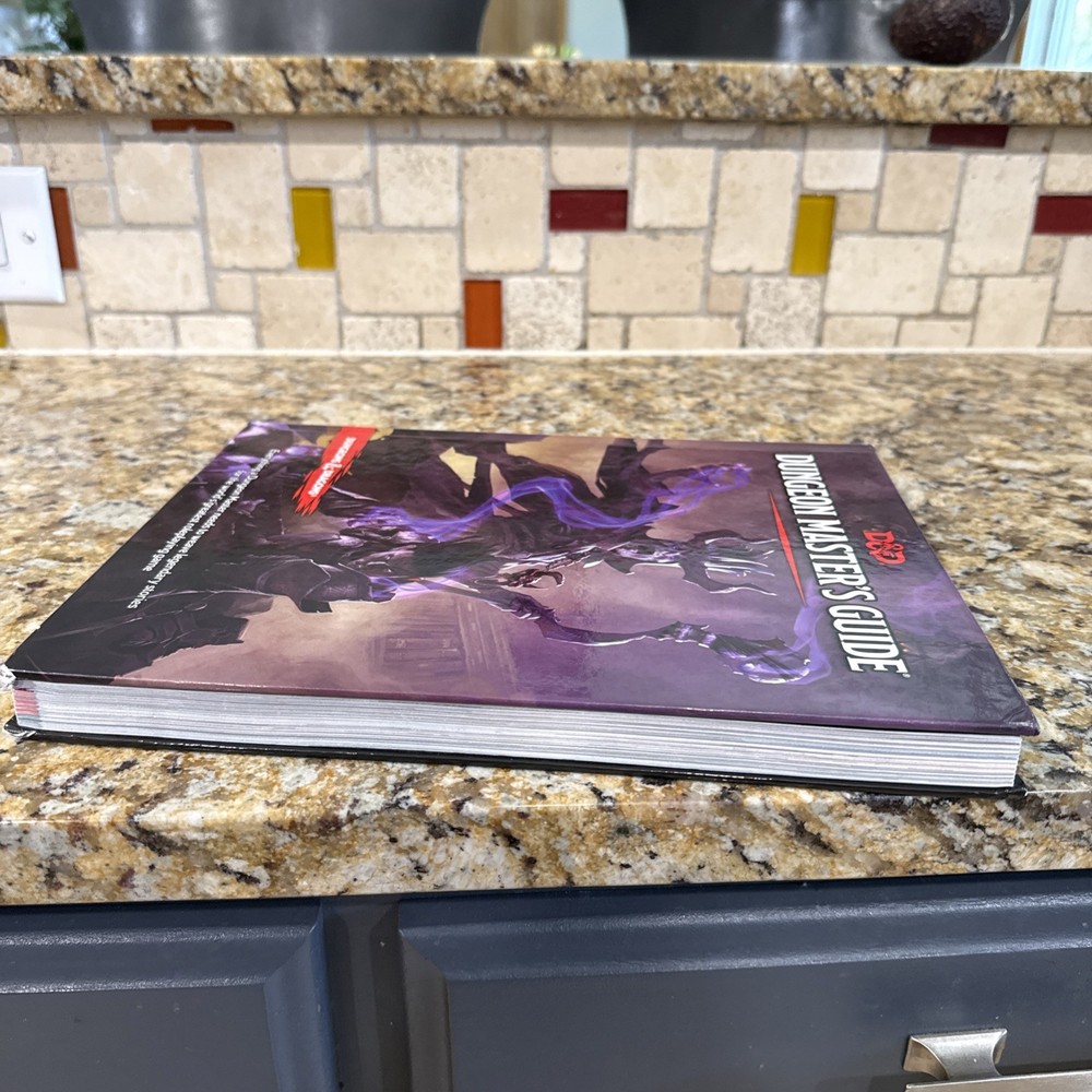 Dungeons & Dragons Dungeon Master Guide Book 2014