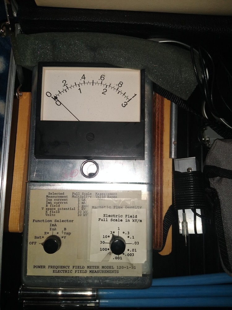 Model 120 Power Frequency Field Meter