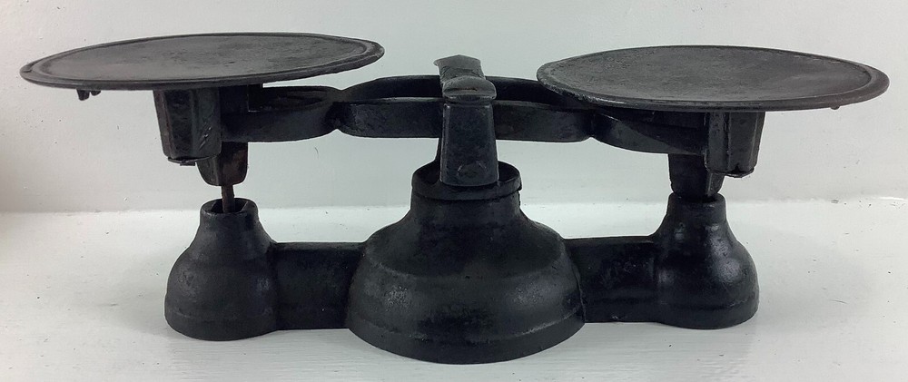Vintage Metal Weight Scale