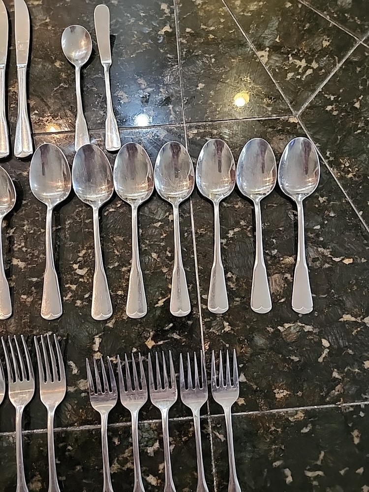 FB ROGERS Oneida Korea Quincy Pattern FLATWARE Set of 29pc.