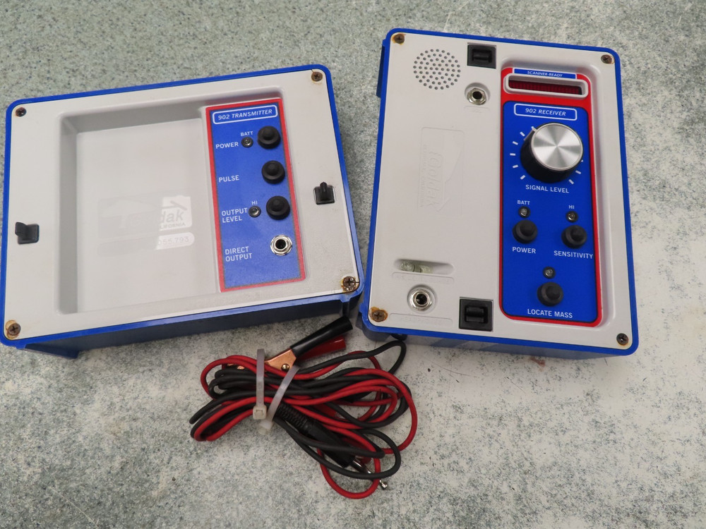 GOLDAK 902 PIPE & CABLE LOCATOR w/ SOFTCASE