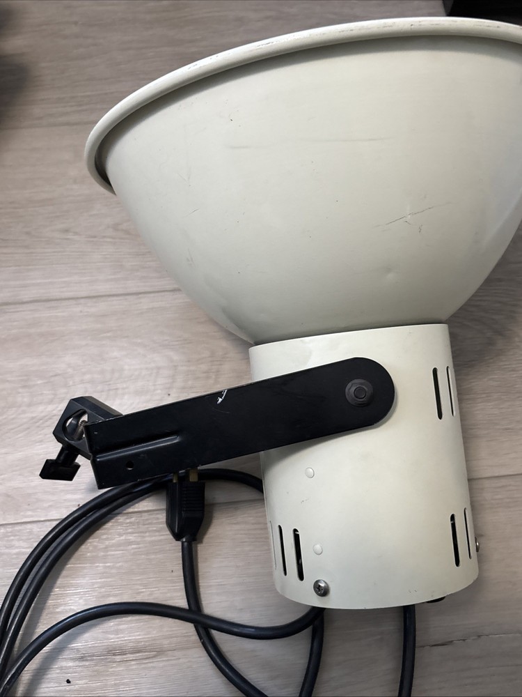 SMITH-VICTOR Photographic Light A120 White Working/missing Switch