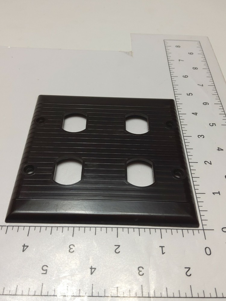 VINTAGE LEVITON BAKELITE DESPARD WALL SWITCH PLATE (NOS)
