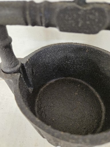 Vintage Enesco Cast Iron Nut Press - Great Condition