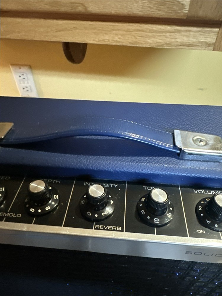 Harmony Solid State Guitar Amplifier Model H1710