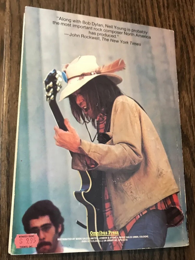 Neil Young by Carole Dufrechou (1982 omnibus press UK)