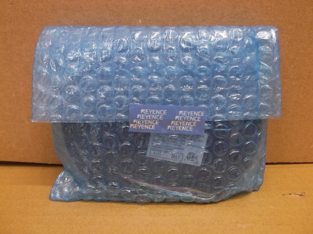 IL-1000 Keyence NEW In Box Digital Laser Amplifier Switch Sensor IL1000