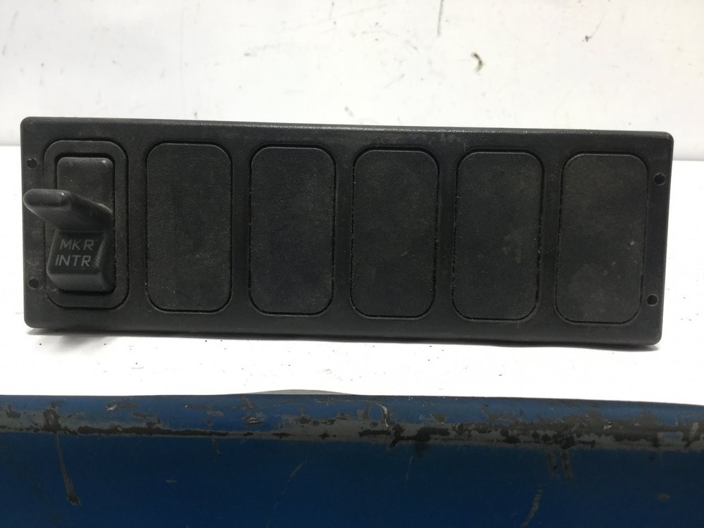 International 4400 SWITCH Dash Panel - Used