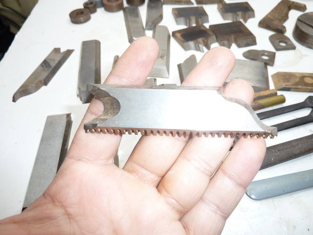 Wood carpenter machine shapes cutters