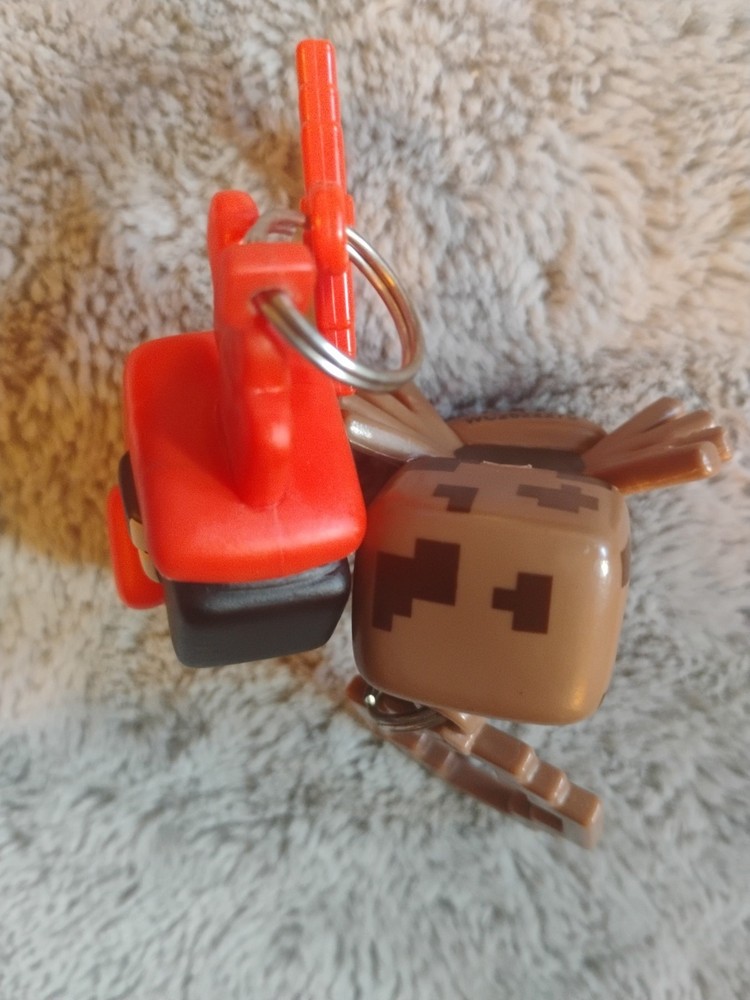 2 Minecraft Series Backpack Hanger Clips Parrot & Spider