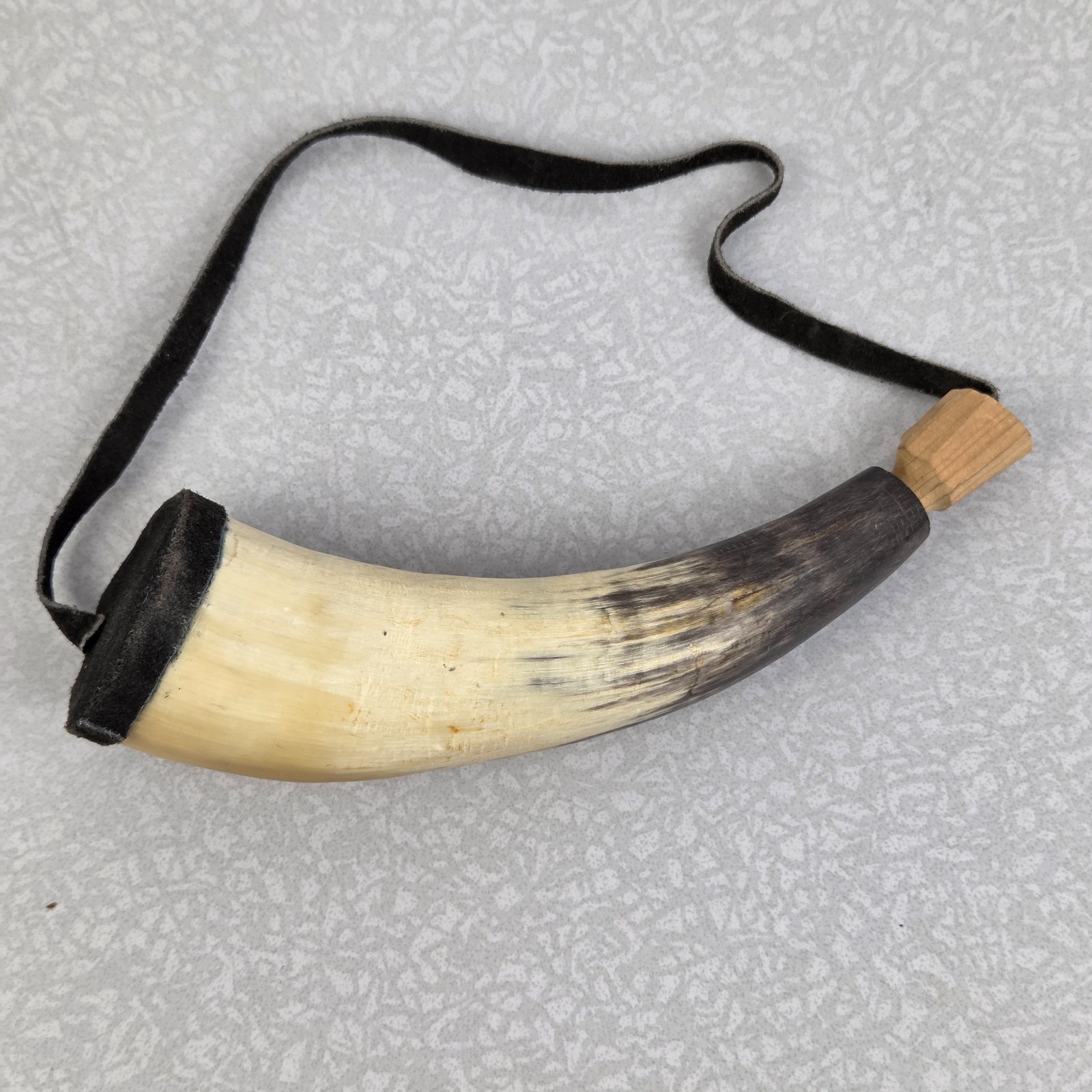 Powder Horn Natural Animal Horn Rustic Hunting Decor Prop Decorative 8"