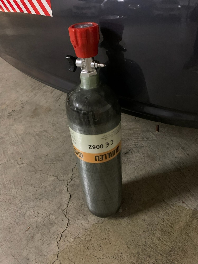 oxygen tank with bule case